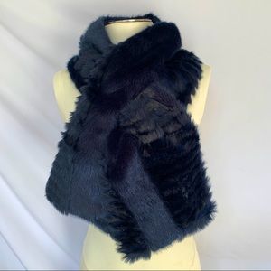 NWT! Banana Republic Pull-Through Faux Fur Scarf